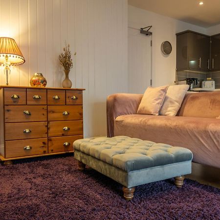 Cute 1 Bed Apartment 2 Mins From The Sea - Sleeps 4, Flat 8 The Gables, Church Street, Lyme Regis Dış mekan fotoğraf