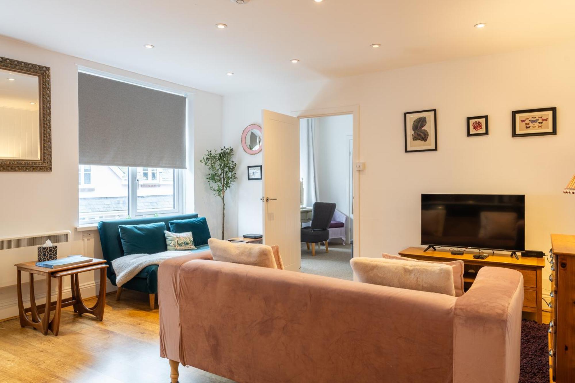 Cute 1 Bed Apartment 2 Mins From The Sea - Sleeps 4, Flat 8 The Gables, Church Street, Lyme Regis Dış mekan fotoğraf